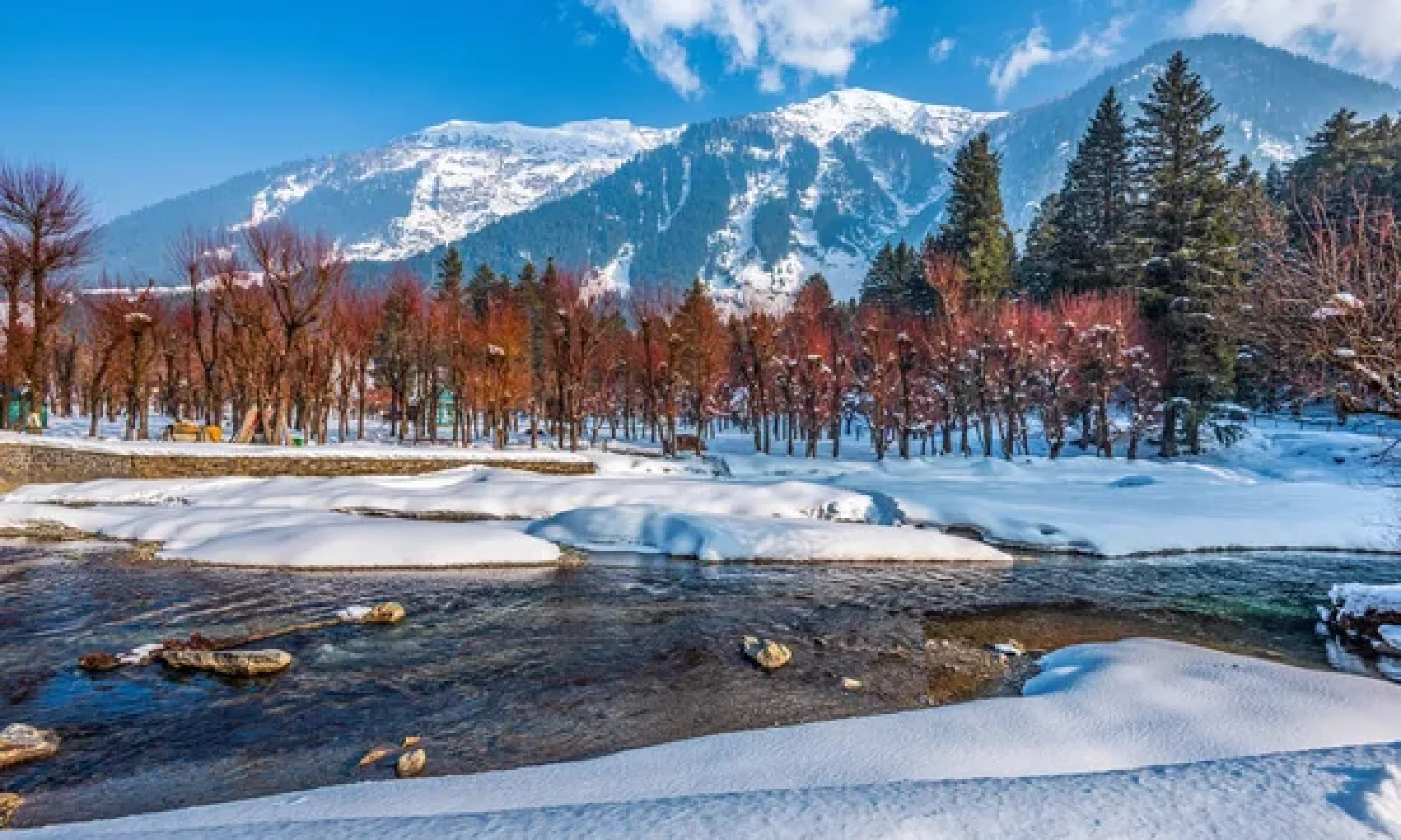 depositphotos_477558332-stock-photo-view-betab-valley-winter-season